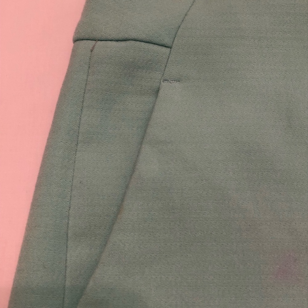 Banana Republic Womens Dress Shorts, Green 10R - Picture 2 of 5